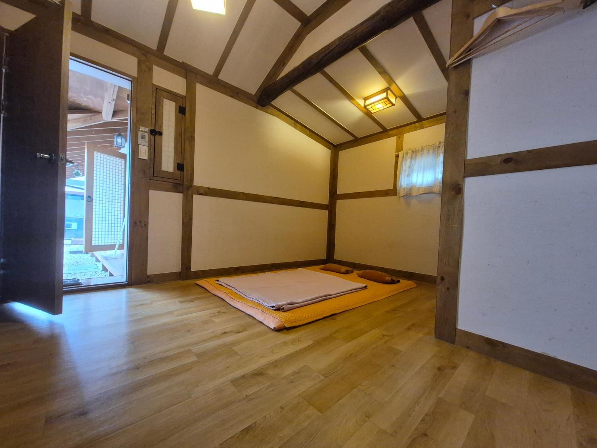 Jeonju Tosarang Guesthouse Rom bilde